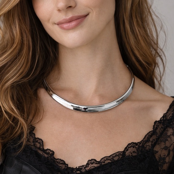 Jewelry - Boutique Silver Tone Collar Necklace Statement Minimalist Modern (BR1111/2)